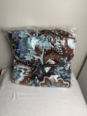 Vera Bradley 886003567838 Java Blue Plush Throw Blanket 80 Inch X 50 Nwt Retired Pattern