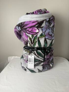 Vera Bradley 886003573846 Lavender Meadow Plush Throw Blanket 80 Inch X 50 Nwt Retired Pattern