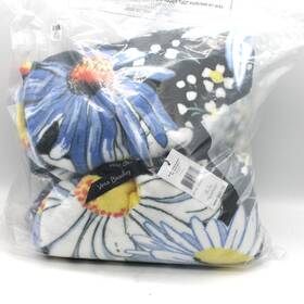 23653-19069 Vera Bradley 886003587829 80 Inch X 50 Plush Throw Blanket Daisies Sealed
