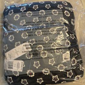 Vera Bradley 886003613269 Fleece Travel Blanket 60 Inch X 45 Mini Flower Black Dot