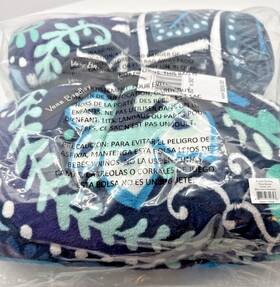 Vera Bradley 886003742723 Throw Blanket Blue Island Medallion 80 X 50 Super Soft Nwt Sealed