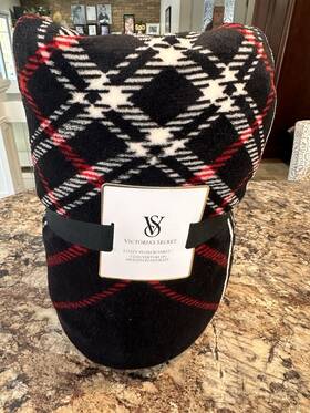 11278726 Victorias Secret Cozy-plush Plaid Blanket 50x60 Black/red/white