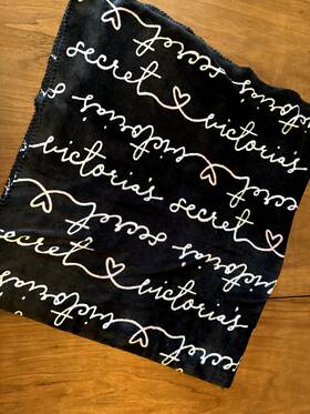 Victorias Secret 667551054878 Black Fleece Throw Blanket 50 X 60 Inch