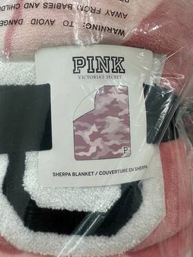 Victorias Secret 667551156664 Pink Sherpa Throw Blanket Camo Logo 50x60 New