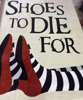 Warner Brothers 073558871552 Wizard Of Oz Throw Blanket 60x46 Nwt Shoes To Die For Red Ruby Silky Touch