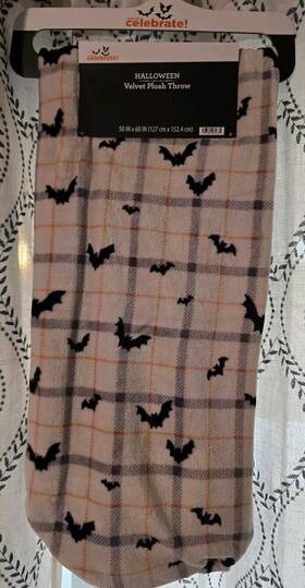 Way To Celebrate 197502032735 Halloween Plush Throw Blanket 50 Inch X 60 Plaid And Bats
