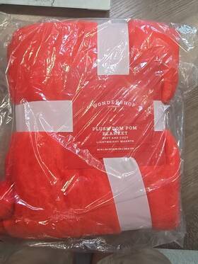 062260040 Wondershop Red Plush Lightweight Warmth Pom Blanket 66 In 90 Nwt