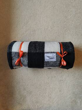 Woolly Mammoth Woolen Company 854942007104 Merino Wool Blanket - Black And Cream Plaid 66 Inch X 90