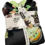 Star Wars Yoda Kids Oversized Hoodie Wearable Blanket One Nwt. Fixed Price $30.00.