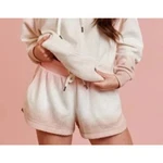 New Feat Tree Blanket Blend Short Madison Fleece Ombre Tie Dye Size Small Pink. Fixed Price $28.50.