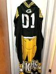 Green Bay Packers Wearable Fleece Throw Blanket W/ Sleeves Northwest Company. Fixed Price $37.34.
