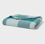 Threshold Full/queen Spring Matelasse Blanket Oversized Gingham Shown. Fixed Price $29.19.