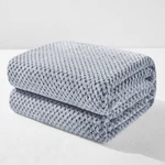 Exclusivo Mezcla Fleece Bed Queen Size, Super Soft And Warm Blankets .... Fixed Price $39.80.