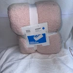New With Tags Full /queen Solid Pink Jacquard Plush Blanket - Room Essentials. Fixed Price $12.41.