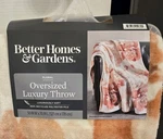 Better Homes And Gardens Green Oversized Luxury Throw Blanket 50X72. Fixed Price $16.99.