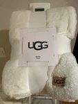 Ugg Avery Throw Blanket Reversible 50X70 Nwt Snow. Fixed Price $69.75.