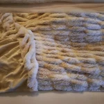 Blunique Luxury Faux Fur Throw Blanket Fuffy Warm Tone Plush Khaki 72"X80" Euc. Fixed Price $58.00.