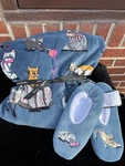 Nwt Vera Bradley Meow Super Soft Blanket Throw 80 X 50 + Slippers (s). Fixed Price $71.99.