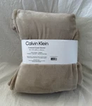 Calvin Klein Oversized Solid Taupe Ultra Soft Plush Full / Queen Blanket Nip. Fixed Price $84.15.