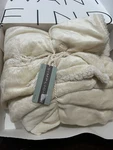New Simplicity Lambswool Microsherpa Gray Hbo Throw FLB-8000 Ivory 50"X 60". Fixed Price $20.00.