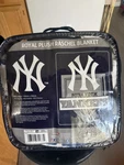 New York Yankees Mlb 60" X 80" Plush Throw Blanket Northwest Company. Fixed Price $55.00.