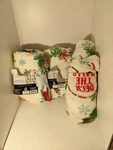 Winter Mainstays Plush Throw, Merry Christmas,muerdago, Snow Flakes 50X60 (Z14). Fixed Price $30.00.