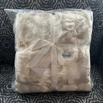 Graced Luxuries Softest Warm Elegant Cozy Faux Fur Throw - Marbled Ivory. Fixed Price $39.99.