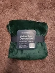 Berkshire Velvetsoft Oversized Throw 55IN X 70IN Holiday Green New. Fixed Price $34.99.