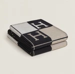 New Hermes Ecru/noir Wool Cashmere Avalon Blanket W/ Receipt. Fixed Price $1599.00.