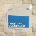 Room Essentials Jacquard Plush Blanket Full/queen White Checker 90X92IN. Fixed Price $20.00.