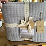 New Live Well Quilt Blanket Full/queen Silver X90 100% Polyester Lightweight. Fixed Price $106.92.
