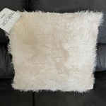 Mina Victory Yarn Shimmer Shag Throw Pillow By Nourison 18X18 Nwt. Fixed Price $9.99.