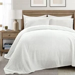 Lush Decor Super Cozy Soft Fluffy Ribbed Faux Fur Bedspread/blanket, King/cal.... Fixed Price $39.04.