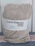 Calvin Klein Oversized Solid Ultra Soft Plush King Blanket Nip. Fixed Price $118.98.