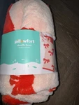 Nwt Pillowfort Patisserie French, Pink Chenille Throw Bedding Blanket, Red Bows. Fixed Price $18.89.