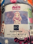 Disney Alice In Wonderland Kohl The Big One 5 X 6 Foot Plush Throw. Fixed Price $15.87.