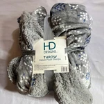 Hd Designs Throw Velvet Plush Sherpa 50" X 60" Embroidered Snowflakes. Fixed Price $20.00.
