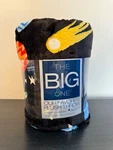 The Big One Oversized Plush Throw Blanket Green Black Buff 60" X 72" Or 5' 6'. Fixed Price $18.05.