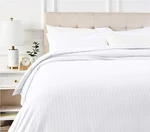 Amazon Basics Brushed Microfiber 3 Piece Duvet Cover Full/queen, Bright White. Fixed Price $31.51.