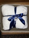 New ! Tommy Bahama White Flannel Throw Blanket Plush Ultra Soft 50 X 70. Fixed Price $24.00.