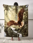 Regal Comfort - Eagle's Flight Faux Fur Printed Throw Blanket Queen. Fixed Price $28.00.