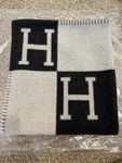 Hermes Avalon Throw Blanket Merino Wool Cashmere - Ecru / Gris Fonce Fast. Fixed Price $1150.00.