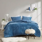 Plush Bedding Reverse Lightweight Velvet Comforter Set Queen King 3PIECE. Fixed Price $79.99.