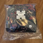 Nwt Vera Bradley Essential Throw Blanket Venetian Paisley New Black Red Green. Fixed Price $20.99.