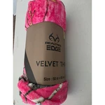 Realtree Edge Pink Camo Velvet Throw. Fixed Price $20.00.
