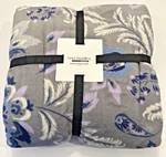 Vera Bradley Fleece Throw Blanket 50 X 80 Venetian Paisley Ice Blue R$65 New. Fixed Price $29.99.