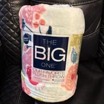 The Big One Oversized Plush Throw Blanket 5'X6' Floral Spring Flowers. Fixed Price $49.99.