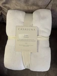 Casaluna Waffle Knot King Size Bed Throw Blanket. Natural. Nwt. Fixed Price $35.00.