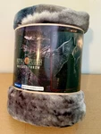 American Heritage Royal Plush Raschel Throw Blanket Howling Wolf Pack 50"X60". Fixed Price $25.00.