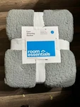 Full / Queen Sherpa Faux Shearling Blanket Gray Room Essentials. Fixed Price $19.99.
